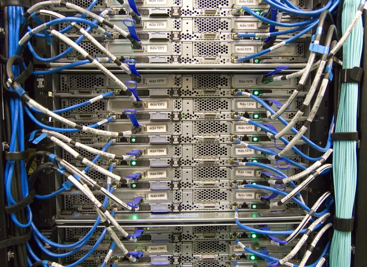 Comparing UK Broadband Deals: Speed, Price and Contract Traps